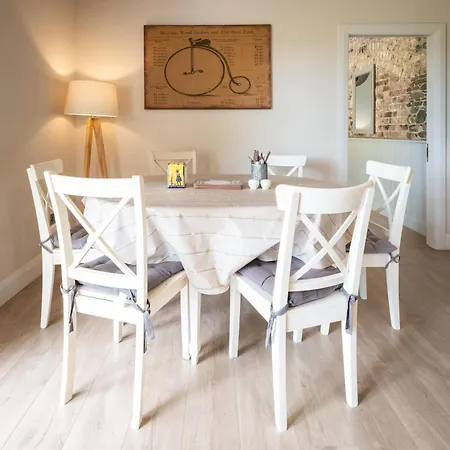 Privat bolig Historical Three-bedroom Townhouse Castlebellingham